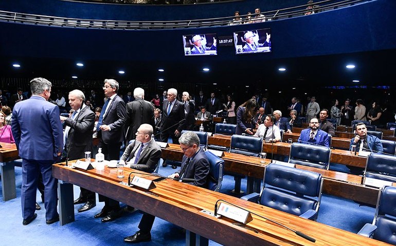 Retomada da indústria será tema de debate no Plenário