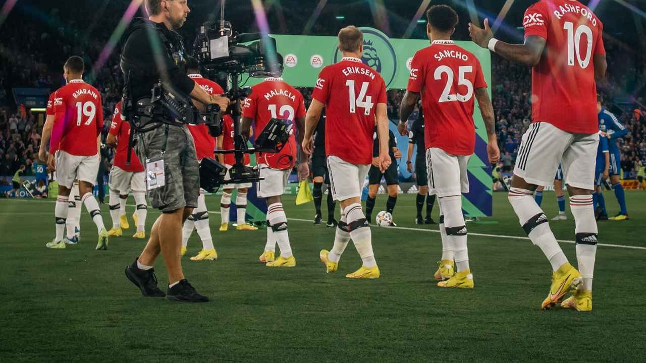 Manchester United proíbe repórteres de quatro veículos em entrevista coletiva de técnico