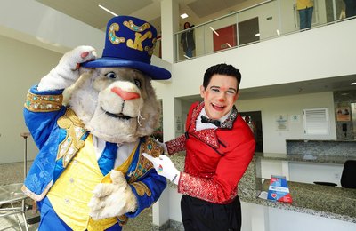 Circo Kroner leva arte e solidariedade ao Hemoal e incentiva doação de sangue em Maceió