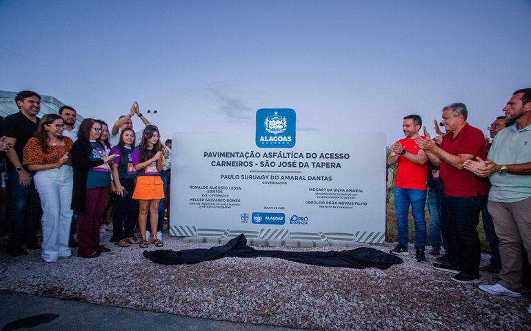 Em Carneiros, Paulo Dantas entrega obras estruturantes e estende ações de municipalização em Alagoas