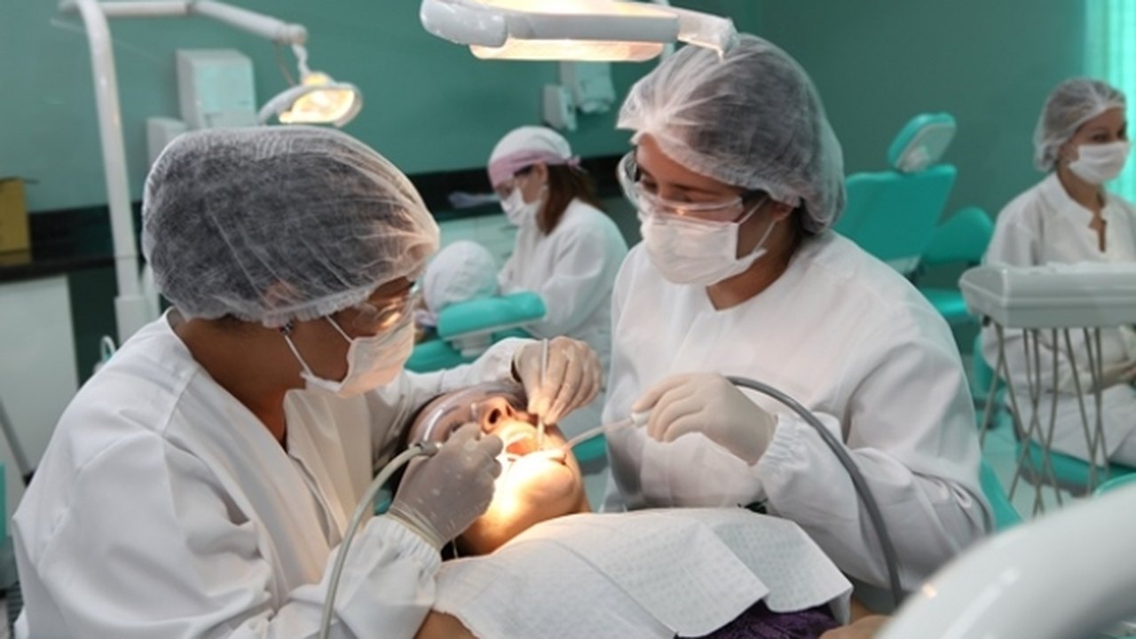 Auxiliares de consultório dentário que atuam no PSF são capacitados