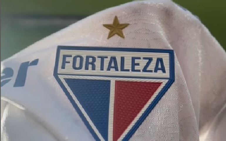 Ataque a ônibus do Fortaleza após jogo contra Sport deixa seis jogadores feridos