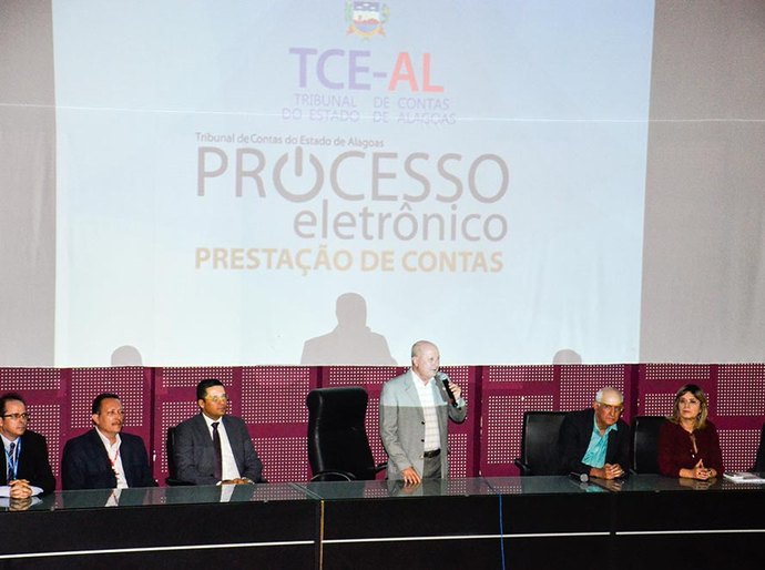TCE explica detalhes da Resolução que regulamenta remessa de documentos