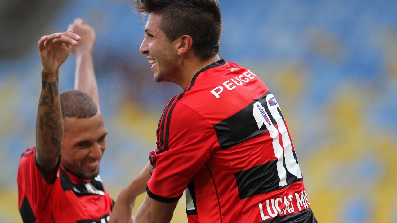 Flamengo vence por 5 x 3 e volta a encarar a Cabofriense
