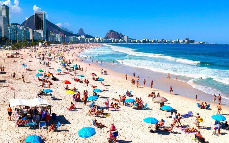 Dia Internacional da Mulher: grupos femininos se unem para ocupar montanhas e praias do Rio