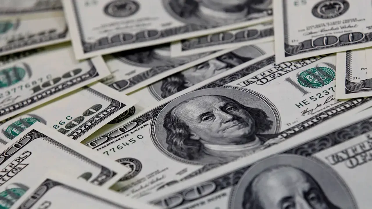 Dólar cai para R$ 5,54 com dados de desemprego nos EUA