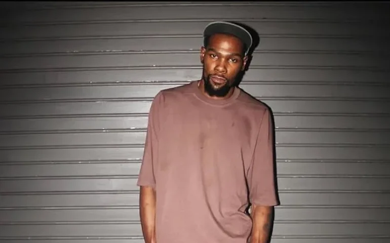 Kevin Durant revela hábitos incomuns de higiene e diz que prefere 'se sentir nas trincheiras'