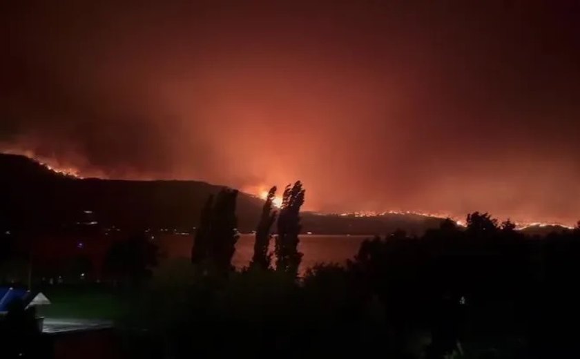 Canadá: grande incêndio florestal faz com que 20 mil pessoas deixem suas casas