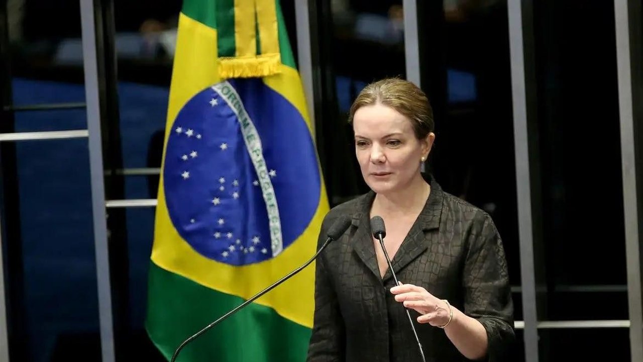 Eliziane Gama e Gleisi Hoffmann celebram reeleição de Lula