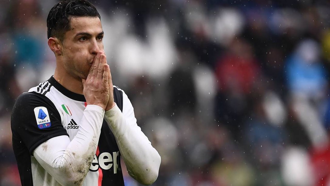 Cristiano Ronaldo vê portas fechadas em diversos clubes após tentar deixar United