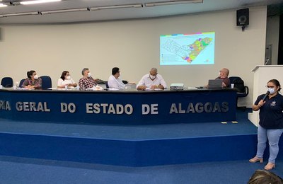 Equipe da Prefeitura de Palmeira dos Índios cumpre agenda em Maceió