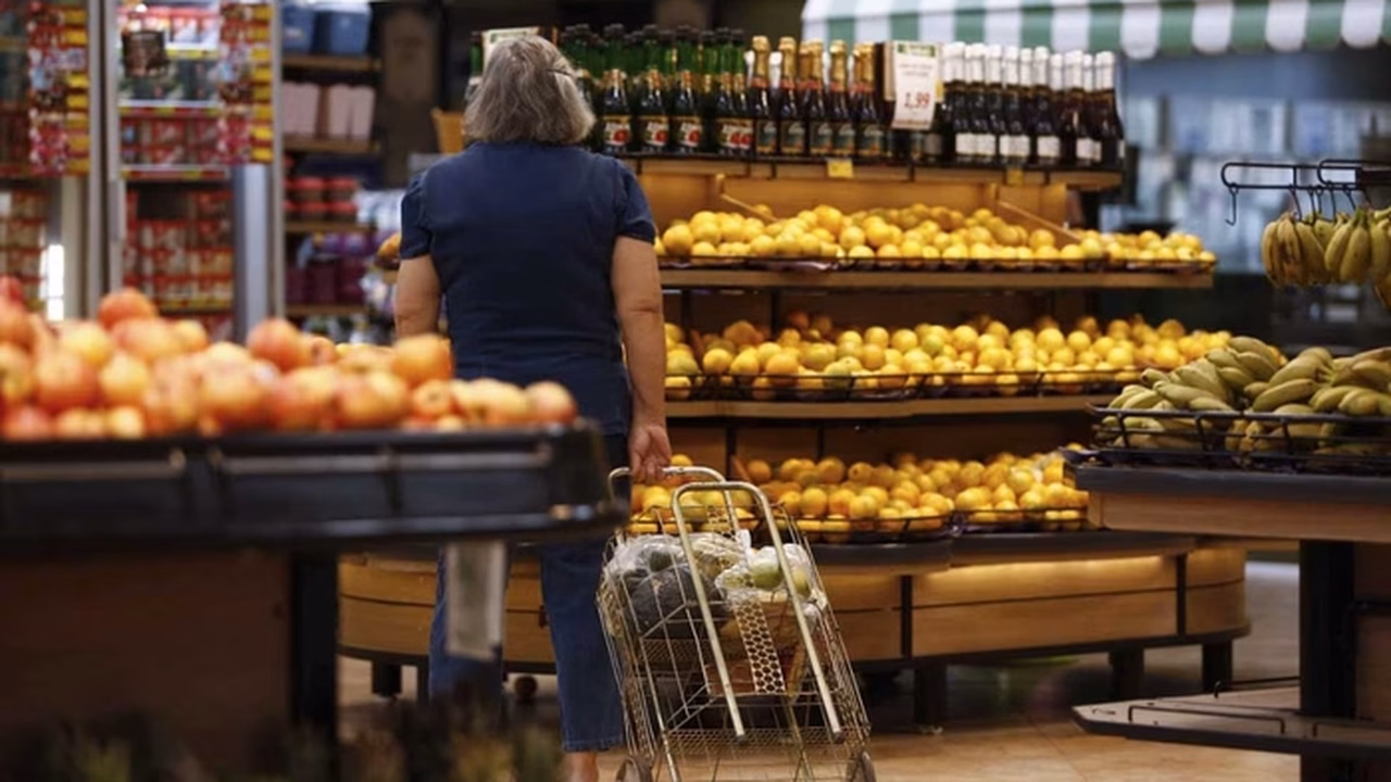 Preços de alimentos caem em julho pelo segundo mês consecutivo no IPCA, mostra IBGE