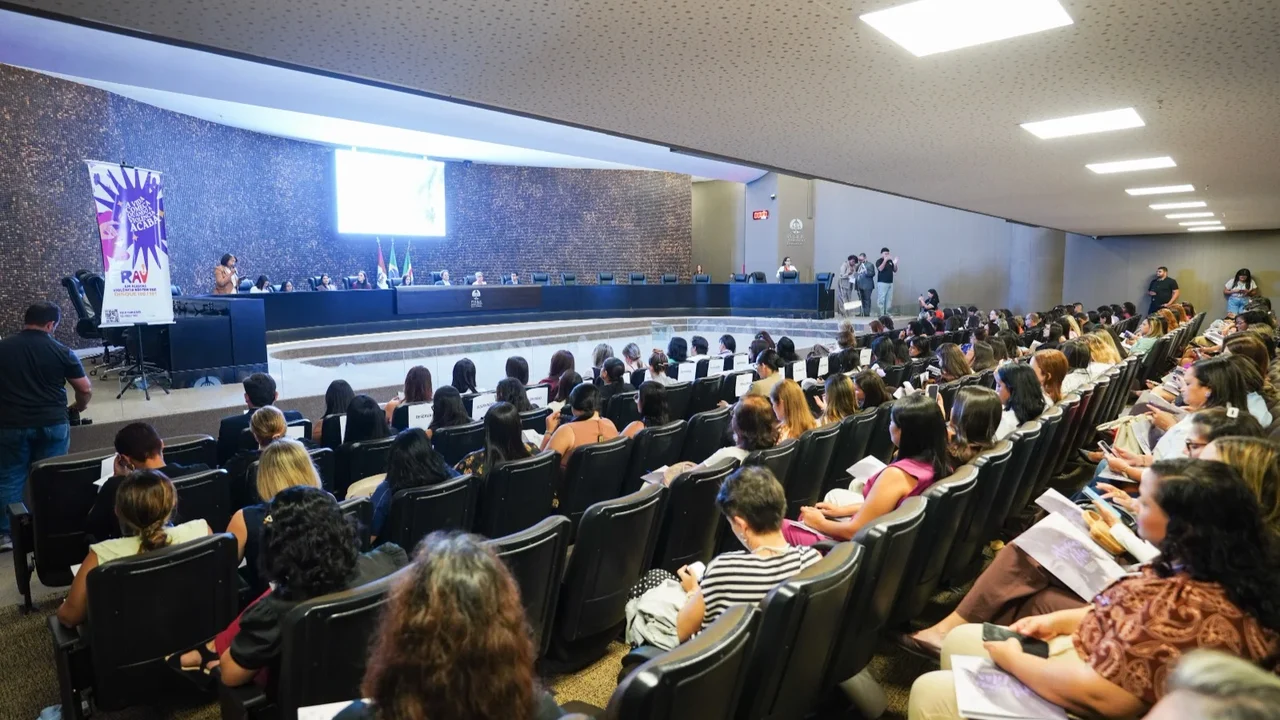 Seminário Alagoas Lilás discute integração dos serviços de atendimento a vítimas de violência
