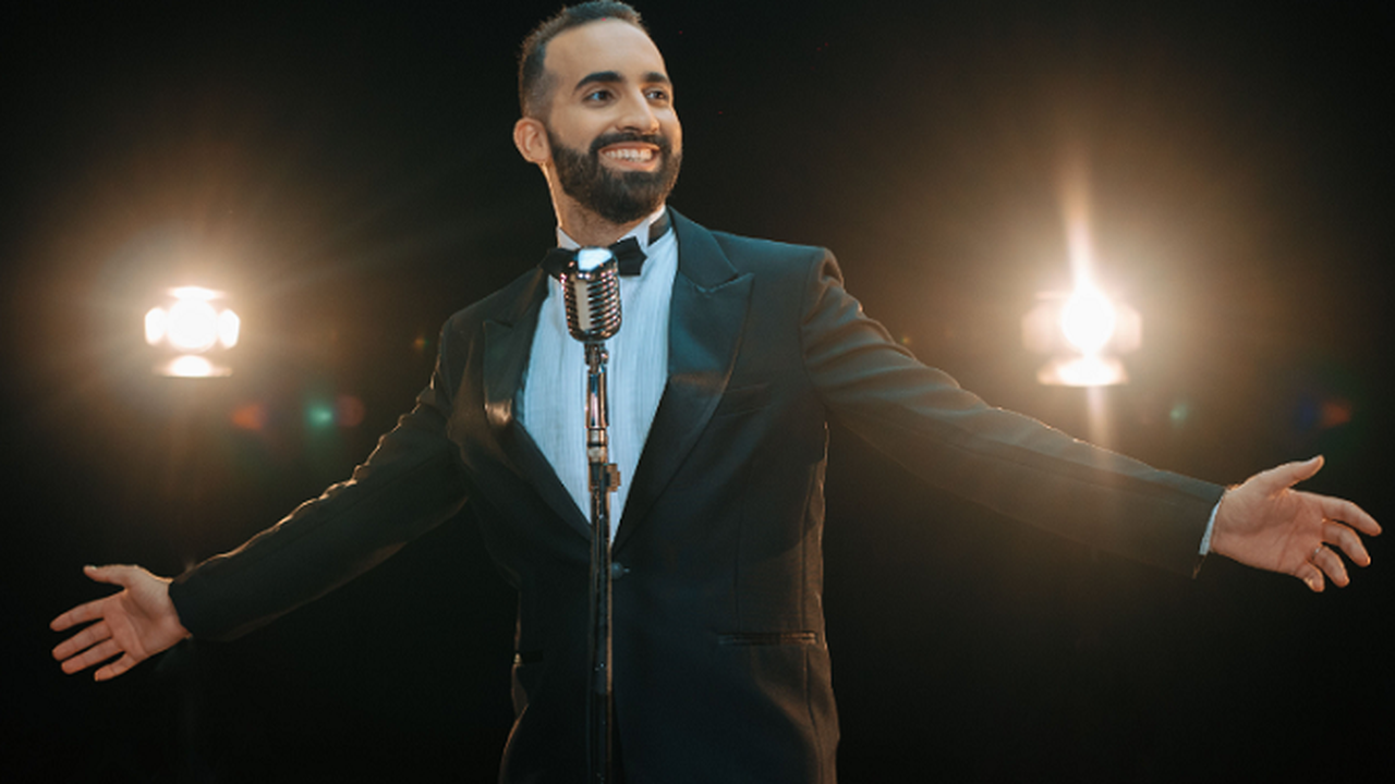 Arthur Callazans divulga novo single em português