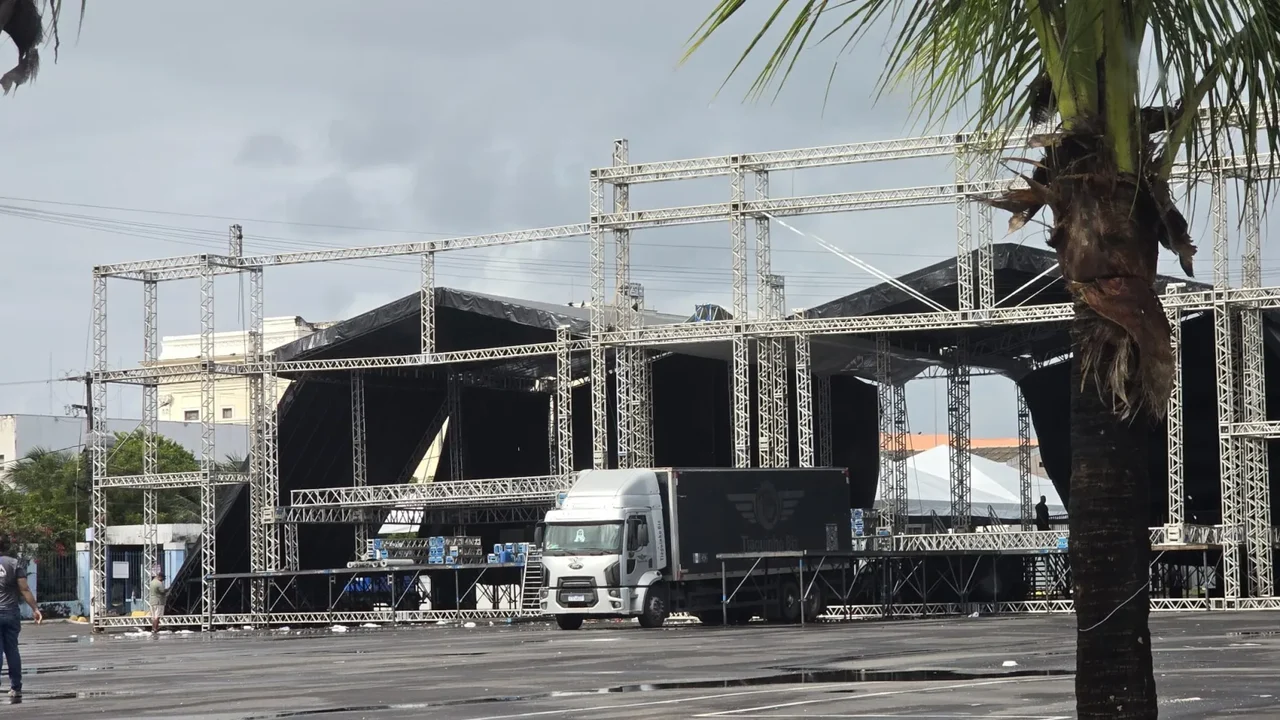 O que há por trás de toda uma estrutura montada de som, palco e iluminação?