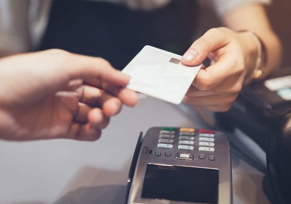 Cartão de crédito é o principal responsável por inadimplência bater novo recorde no Brasil