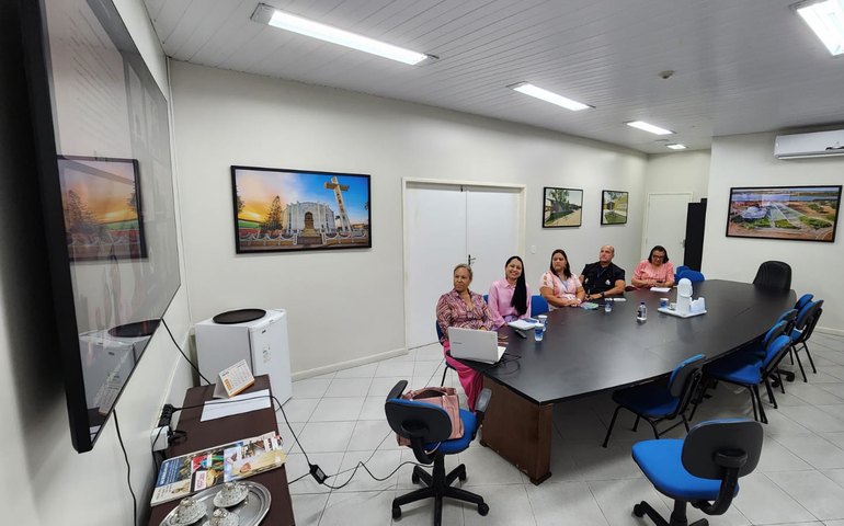 Prefeitura participa de 2ª reunião de mentoria técnica de regulamentação da lei de coleta seletiva