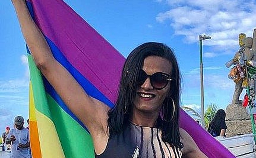 Após passar ﻿sete dias internada no HEA mulher ﻿trans morre