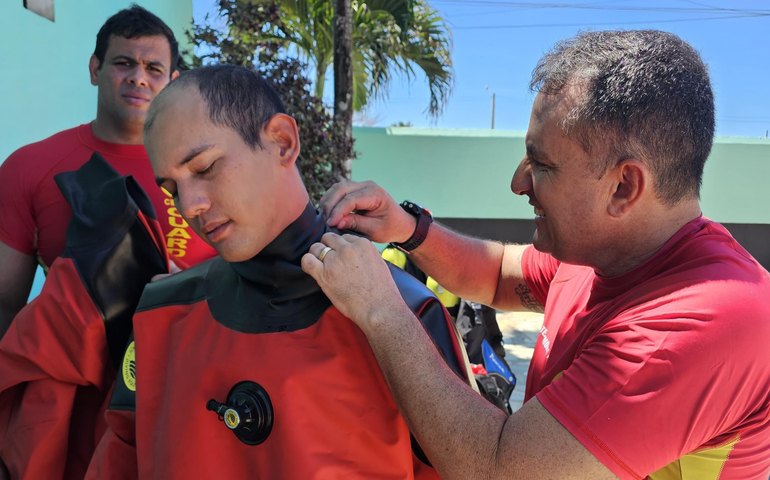 Corpo de Bombeiros adquire 15 vestimentas de mergulho para operações em ambientes contaminados