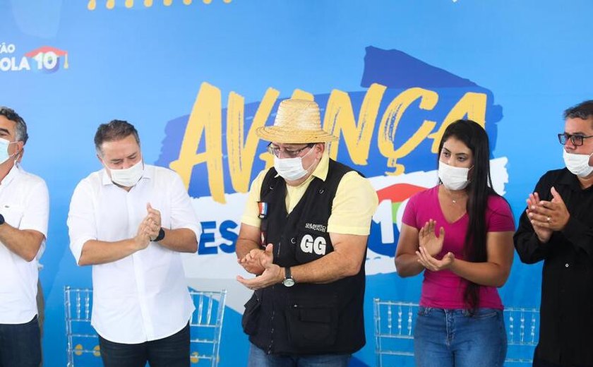 Ao lado de Gabi Gonçalves, Prefeito de Rio Largo entrega melhorias à população por todo o município
