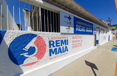 Prefeito Júlio Cezar entrega novo Laboratório Remi Maia, em Palmeira dos Índios