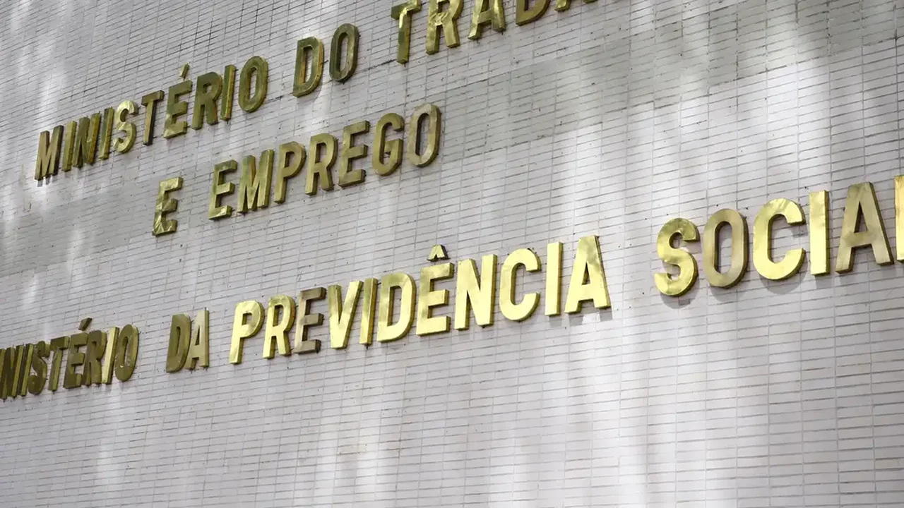 Ministério do Trabalho recebe mais de 4,3 mil denúncias de assédio eleitoral em apenas três dias