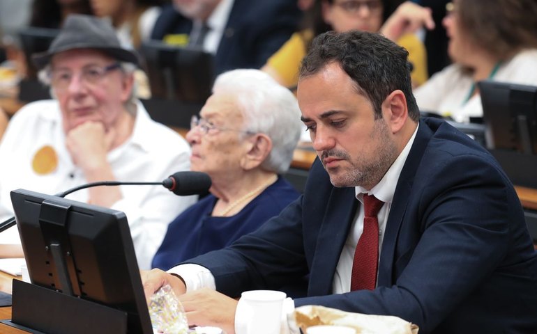 Conselho de Ética aprova cassação do mandato de Glauber Braga