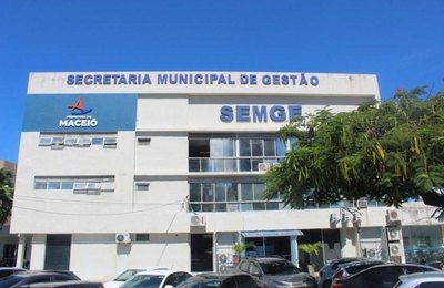 Servidores que não realizarem o recadastramento em prazo estipulado terão salários suspensos