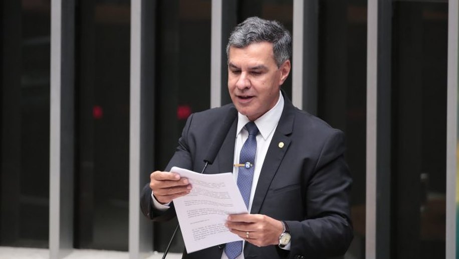 Projeto limita a rolagem contínua de vídeos em redes sociais para proteger saúde mental
