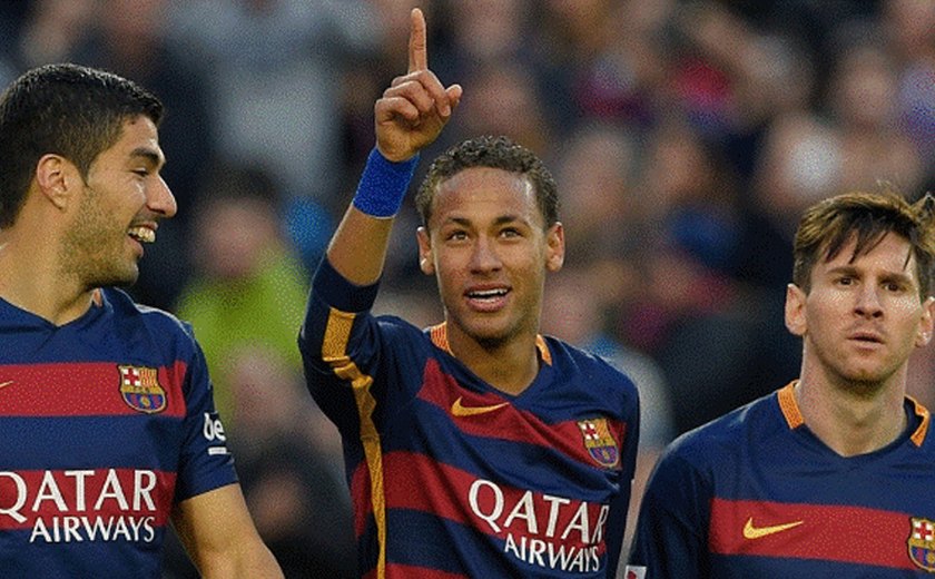 Neymar faz dois, dá presente para Messi, e Barcelona goleia a Real Sociedad