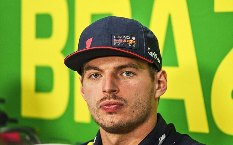 Verstappen diz que conviver com Penelope Piquet o ajudou a aprender a ser pai