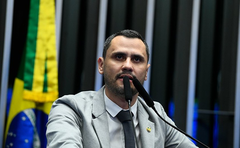 Cleitinho critica compra de bacalhau e filé mignon pela FAB