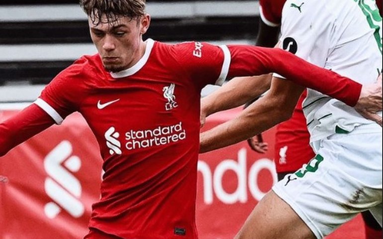 Liverpool empata por 4 a 4 com time da 2ª divisão alemã; Napoli leva gol do meio-campo