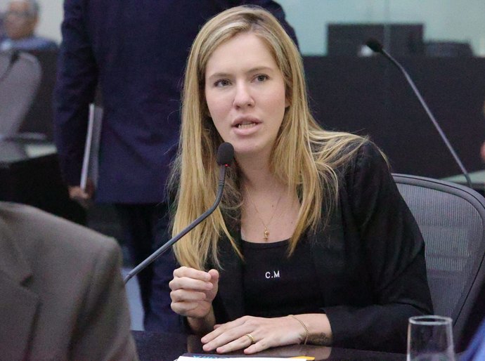Violência contra a mulher: Projeto de Cibele Moura para multar agressores por acionamento de serviços públicos é aprovado na ALE