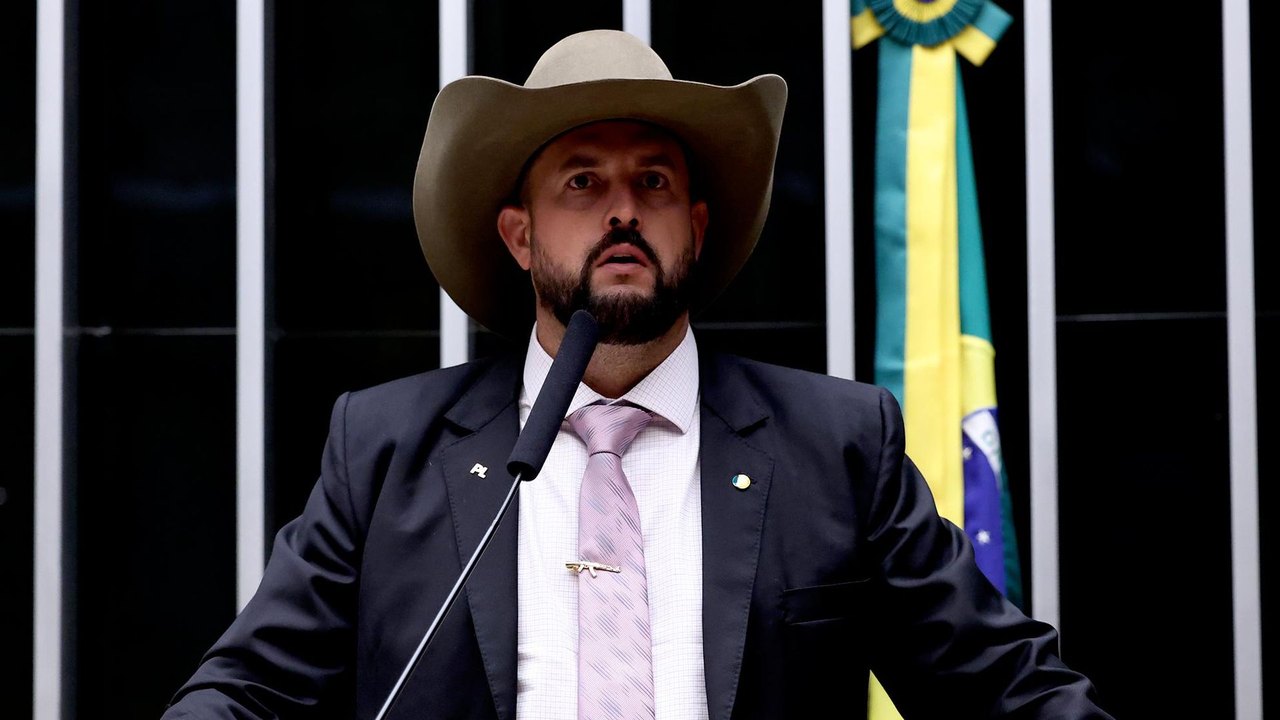 Zé Trovão aciona TSE contra reajuste do Bolsa Família