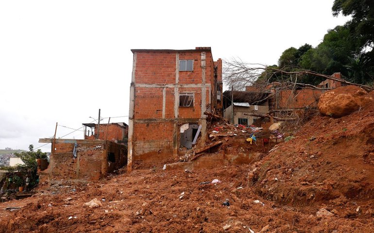 Governo destina mais R$ 75,3 milhões para atingidos por chuvas em MG