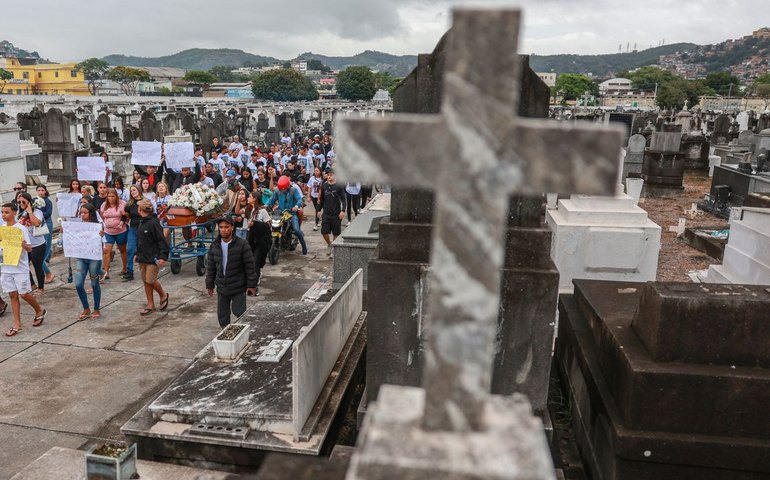 PT, PSOL e PCdoB pedem ao STF acesso de familiares à perícia de corpos