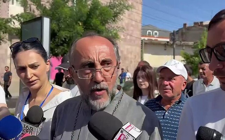 Armênia: pelo menos 14 apoiadores de arcebispo são detidos por 'obstrução de Justiça'