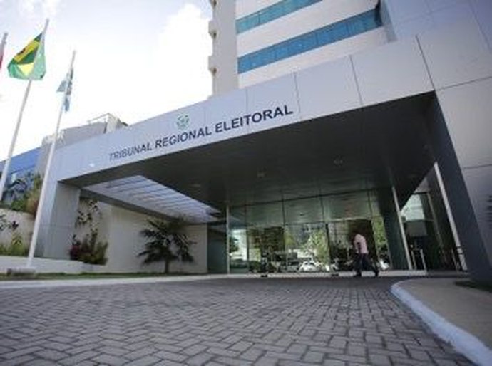 Justiça Eleitoral determina que João Henrique Caldas pare de veicular acusações falsas contra Renan Filho na propaganda de TV