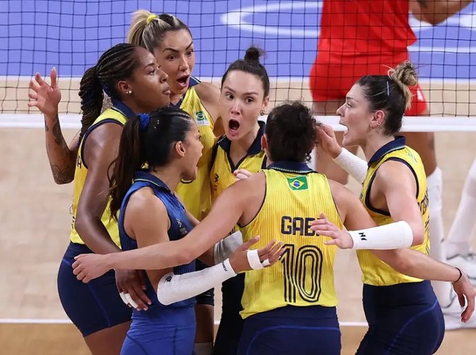 Brasil supera Turquia e conquista bronze no vôlei feminino em Paris