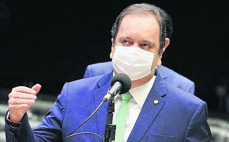 Relator do teto do ICMS na Câmara mantém repasses ao Fundeb após acordo com oposição