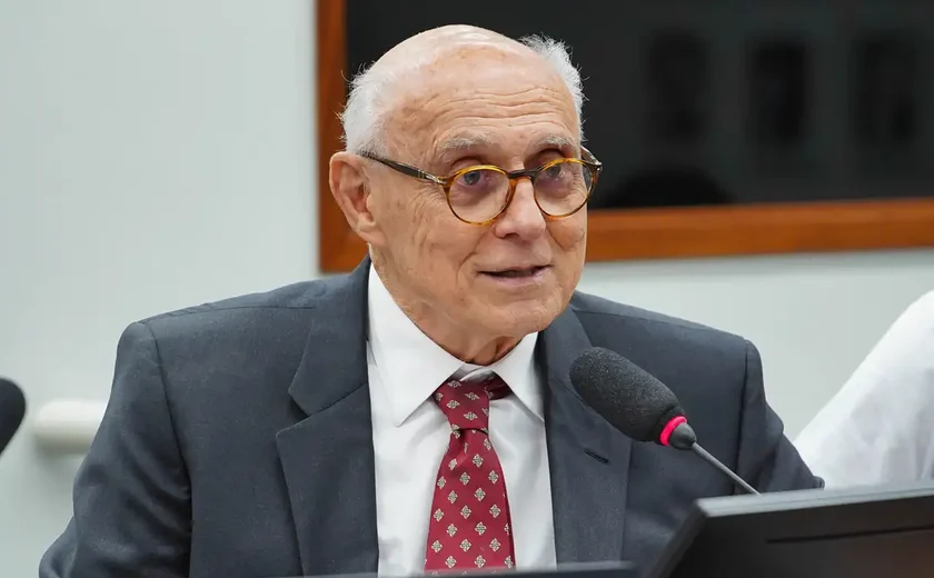 Deputado Eduardo Suplicy é internado no RJ com arritmia cardíaca