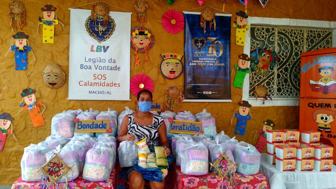 Mesa Brasil repassa 5 toneladas de doações para 43 instituições em uma semana