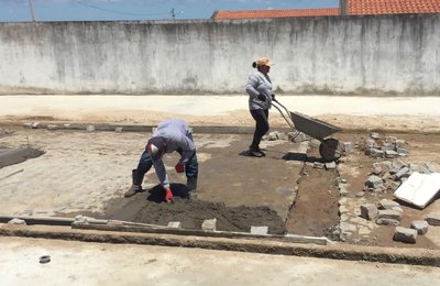 Mão de obra feminina se destaca nas obras do Minha Cidade Linda