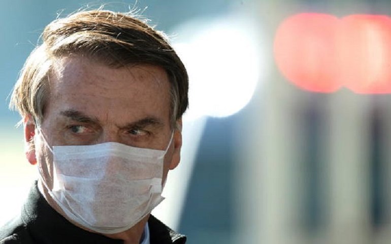 Juiz do DF obriga Bolsonaro a usar máscara na rua