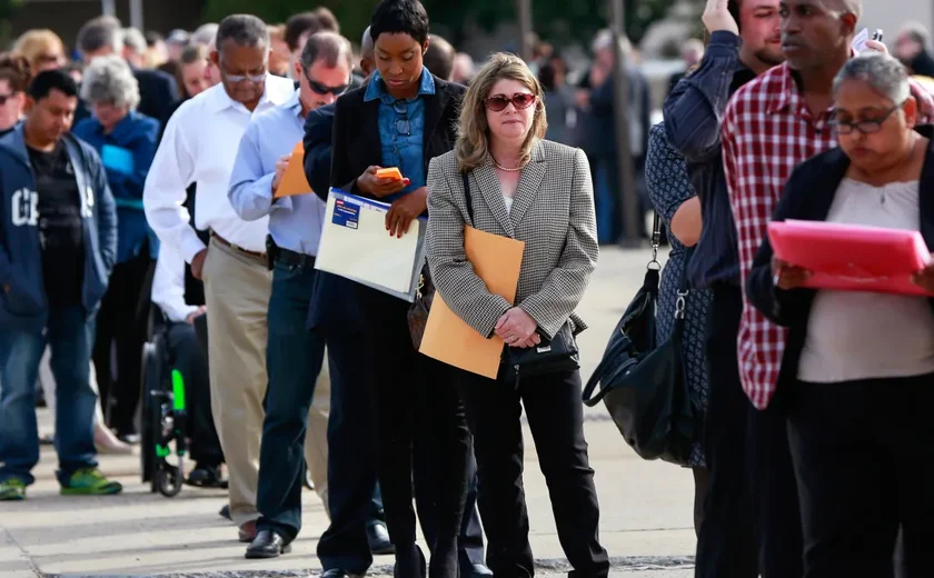 Índice de Custo de Emprego dos EUA sobe 0,9% no 4º trimestre de 2024