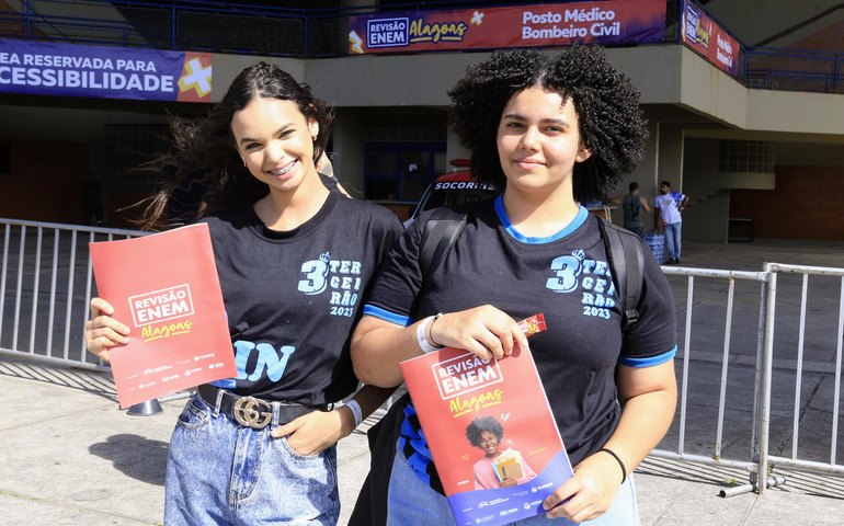 Mais de 10 mil estudantes da rede estadual participam dos aulões em Maceió e Arapiraca