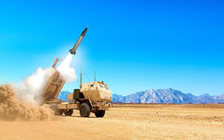 EUA esgotam estoque de mísseis balísticos PrSM em ofensiva contra Irã, diz revista