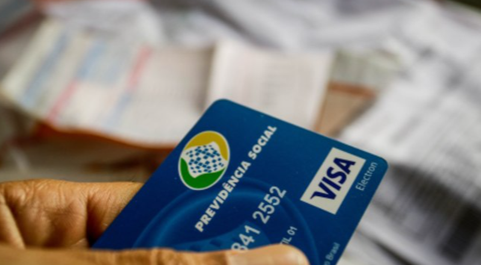 Prova de vida do INSS será realizada no mês do aniversário em 2022 / Foto: ALOISIO MAURICIO/FOTOARENA