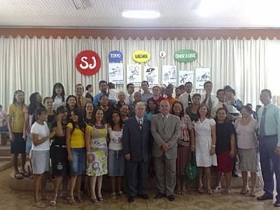 Pastor Abraão de Almeida visita a igreja do Tabuleiro do Martins